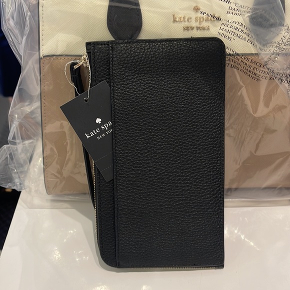 Kate Spade Medium Lucy L-Zip Wristlet Pebble Leather 
COLOR:
Black 
NWT - Picture 3 of 16